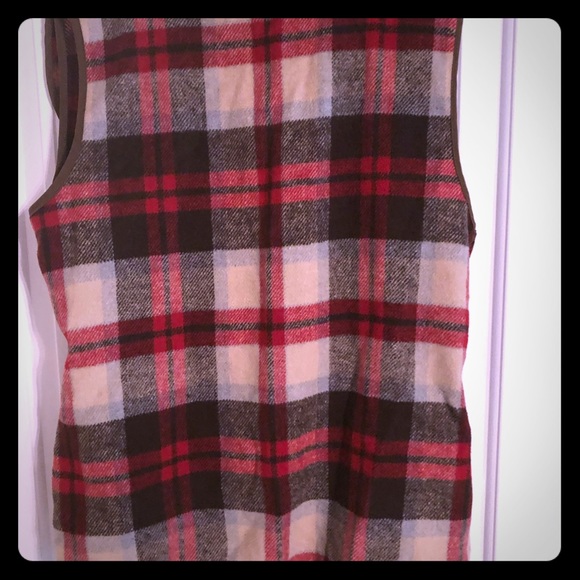 Womens Front Sleeveless Plaid Vest with Pockets - Picture 2 of 3